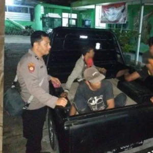 Curi 23 Ikat Janur Kelapa, 3 Unit Motor Dipanggang Massa Curi 23 Ikat Janur Kelapa, 3 Unit Motor Dipanggang Massa