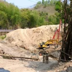 DPRD Kabupaten Blitar Sidak Pembangunan Jembatan, Kontraktor Optimis Capai Target Waktu