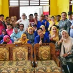 Dukung Kemandirian Penyandang Disabilitas, Gubernur Rohidin Serahkan Bantuan Perangkat Alat Jahit