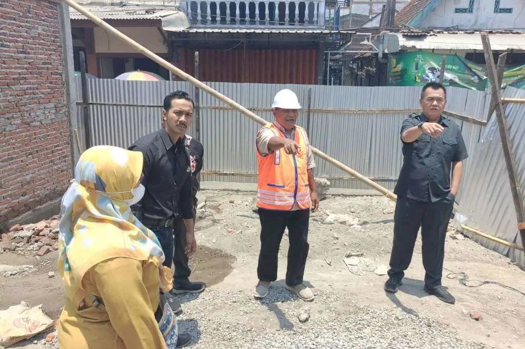 Evaluasi Pembangunan, Komisi II DPRD Kota Blitar Sidak 2 Pasar