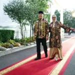 Hari Batik Nasional, Gubernur Bengkulu Kenakan Kain Besurek di Istana Merdeka
