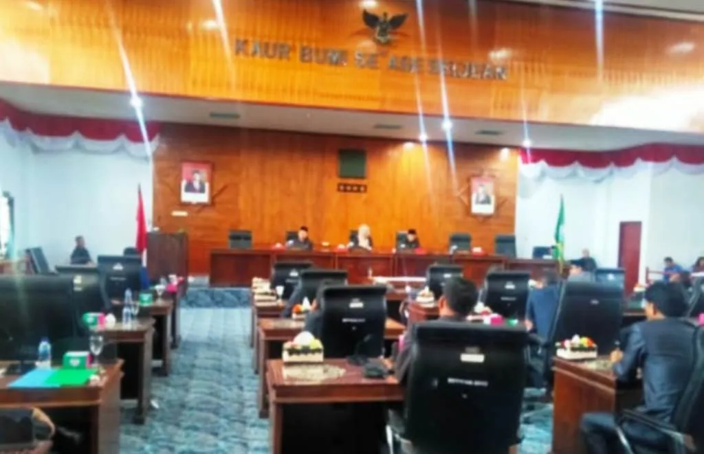 Legalitas Bupati Kaur Dipertanyakan Dalam Rapat Paripurna Raperda APBDP 2023