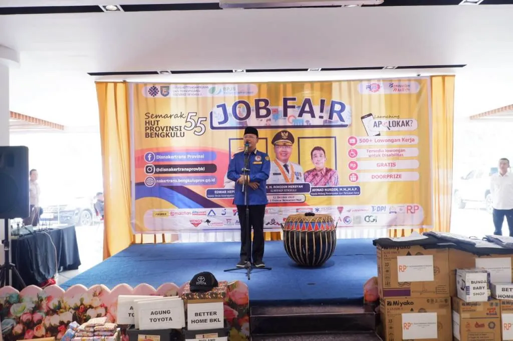 Libatkan Perusahaan Lokal dan Nasional, Gubernur Rohidin Buka Job Fair