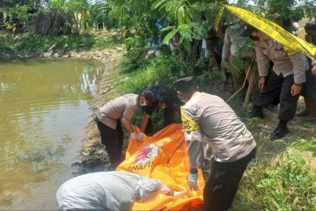 Penemuan Jasad Pria yang Telah Membusuk Gegerkan Warga Desa Tebluru