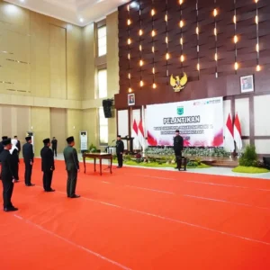 Pj Wali Kota Batu Pimpin Pelantikan dan Pengambilan Sumpah 12 Pejabat Pj Wali Kota Batu Pimpin Pelantikan dan Pengambilan Sumpah 12 Pejabat