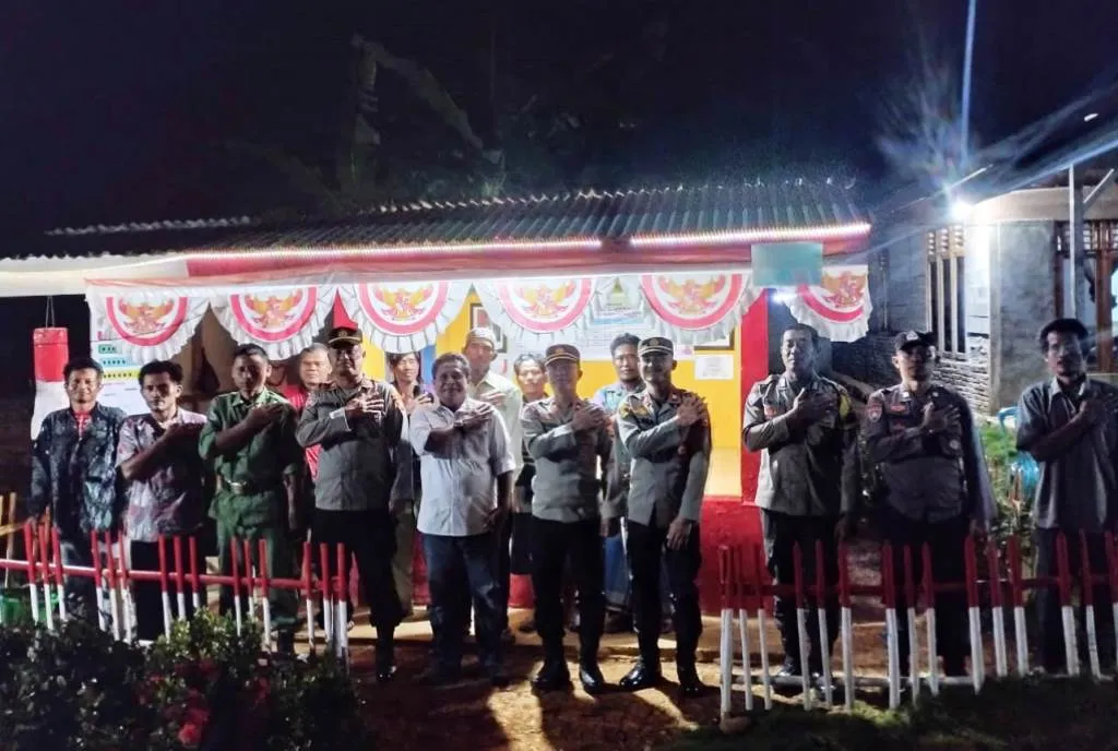 Polri Bersama Warga Sumber Makmur Aktif Jalankan Siskamling