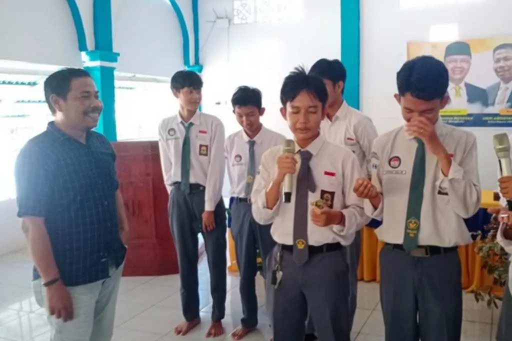 Pria Berstatus Wakil Rakyat di DPRD Provinsi Bengkulu Ini Seperti Tak Kenal Lelah