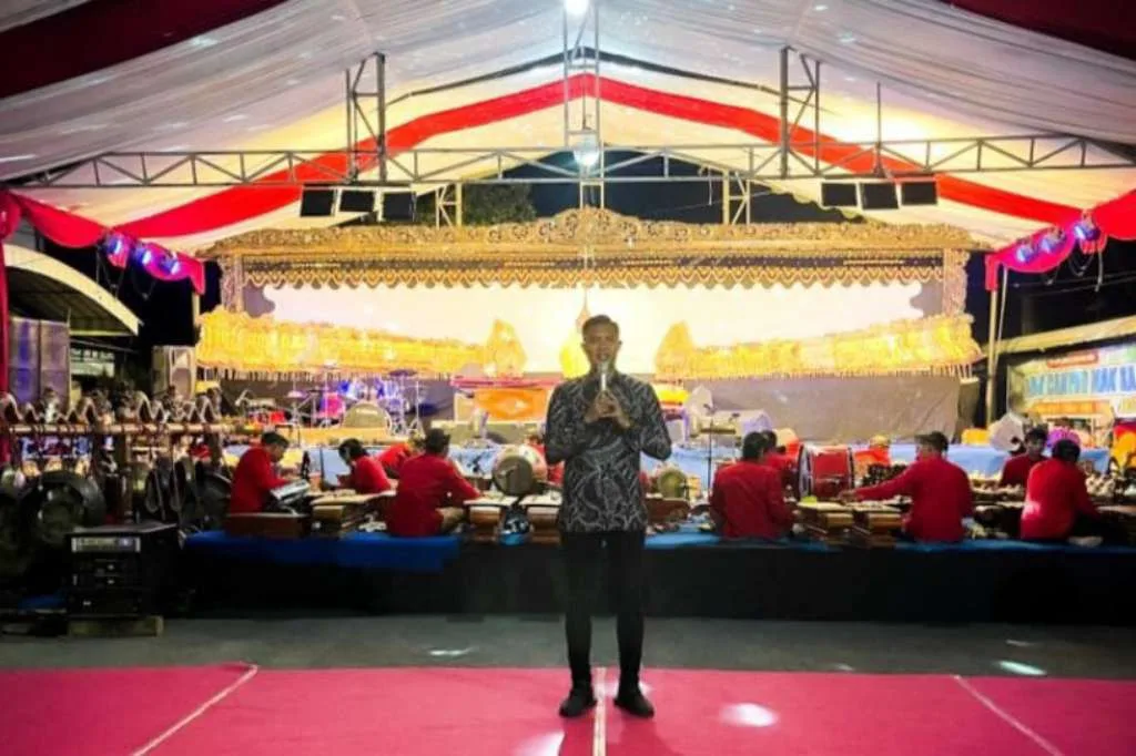 Semarak HUT RI Kelurahan Kanigoro Blitar Ditutup Dengan Pagelaran Wayang Kulit