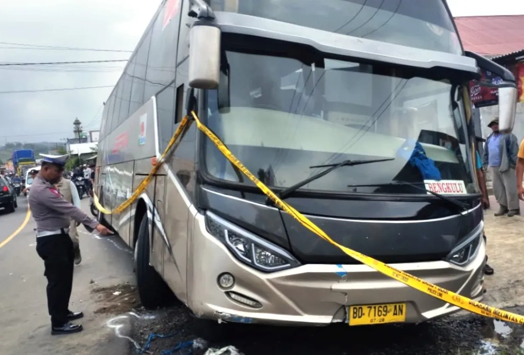 Tergilas Mobil Bus PO SAN, Warga Rejang Lebong Tewas Seketika
