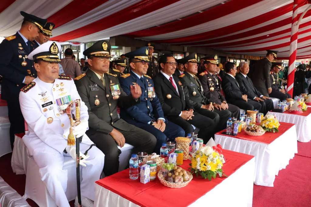 Wali Kota Tegal dan Sejumlah Pejabat Hadiri Upacara Parade dan Defile