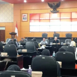DPRD Kota Blitar Komitmen Pastikan Pembayaran Hak Eks Buruh Pailit Rokok Terpenuhi DPRD Kota Blitar Komitmen Pastikan Pembayaran Hak Eks Buruh Pailit Rokok Terpenuhi
