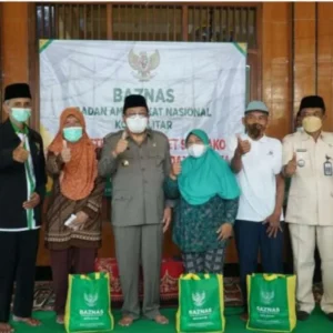 Dukung Baznas Atasi Kemiskinan, Wali Kota Blitar Ungkap Kontribusi 2,5% Dari ASN Dukung Baznas Atasi Kemiskinan, Walikota Blitar Ungkap Kontribusi 2,5% Dari ASN