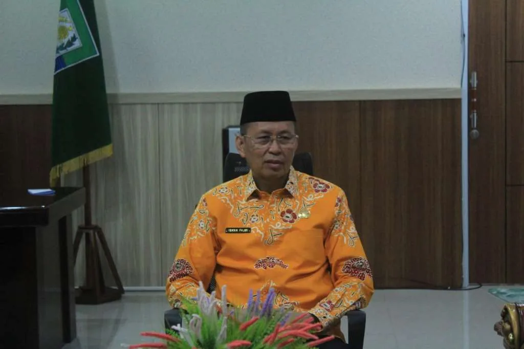 Event 'Bengkulu Besurek' Menyemarakkan HUT ke-55 dengan Fashion Show Batik Sekda Isnan Fajri Butuh Berapa Lama Pelajari Pelanggaran di BPBD Provinsi Bengkulu?