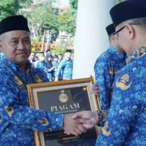 Hari KORPRI Tahun 2023 di Kota Batu: ASN Dapat Penghargaan, Non ASN Dapat Bantuan