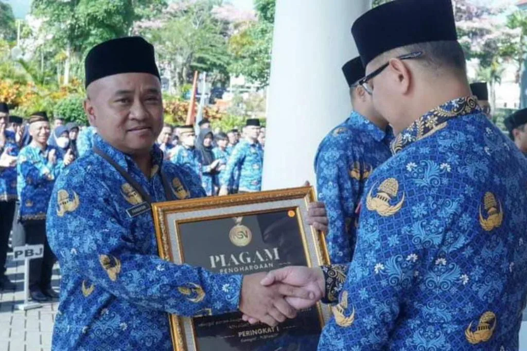 Hari KORPRI Tahun 2023 di Kota Batu: ASN Dapat Penghargaan, Non ASN Dapat Bantuan