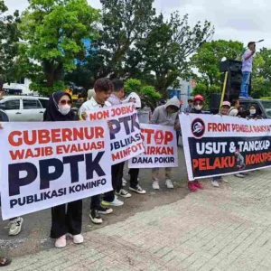 Kejati Tindaklanjuti Laporan FPR Terkait Masalah di Kominfotik Provinsi Bengkulu Kejati Tindaklanjuti Laporan FPR Terkait Masalah di Kominfotik Provinsi Bengkulu