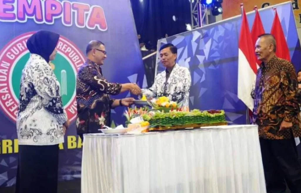 Peringatan HUT PGRI dan Hari Guru Nasional di Kota Batu Sukses Digelar