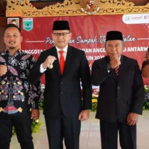Pj Wali Kota Batu Lantik Anggota BPD untuk 4 Desa dan BPD Antar Waktu untuk 2 Desa Pj Walikota Batu Lantik Anggota BPD untuk 4 Desa dan BPD Antar Waktu untuk 2 Desa