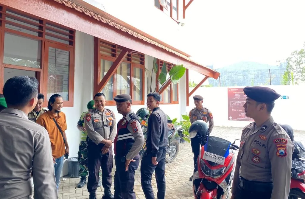 Polres Blitar Tingkatkan Patroli di Sekitar Bawaslu, Jamin Lingkungan Pemilu Aman
