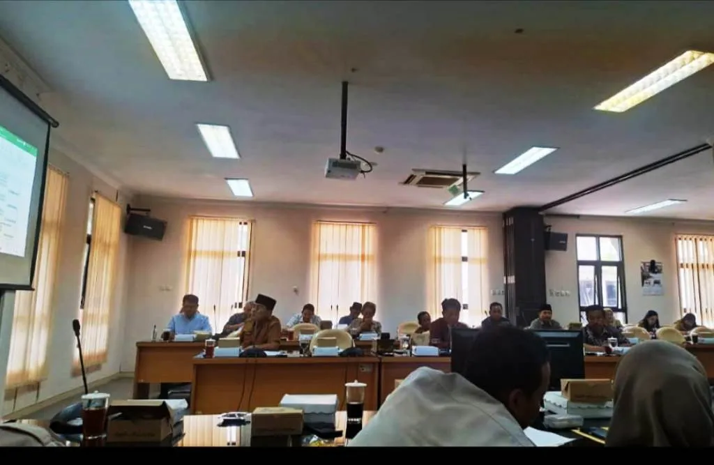 Rapat Banggar DPRD Kabupaten Blitar, Bahas APBD 2024 dan Isu Kritis