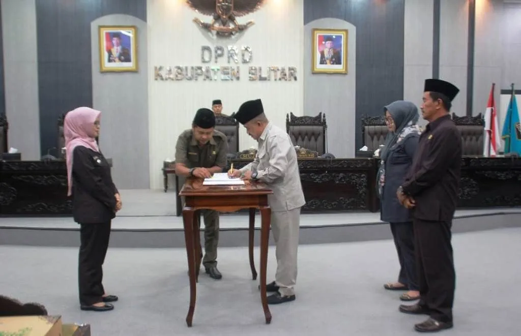 Rapat Paripurna DPRD Kabupaten Blitar Bahas APBD 2024 dan Perda