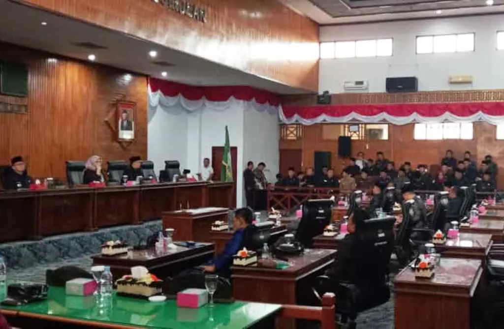 Raperda Perubahan APBD 2023 Dapat Persetujuan DPRD Kaur dalam Sidang Paripurna