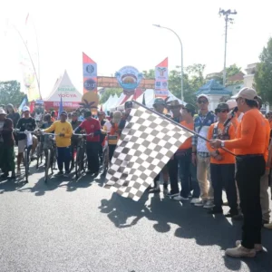 Ribuan Sepeda Tua Meriahkan 'Tejon' di Alun-Alun Kota Tegal