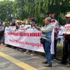 Tak Puas di Bengkulu Massa Demo Kemendagri, Tuntut Pj Wali Kota Bengkulu Dicopot Tak Puas di Bengkulu Massa Demo Kemendagri, Tuntut Pj Walikota Bengkulu Dicopot