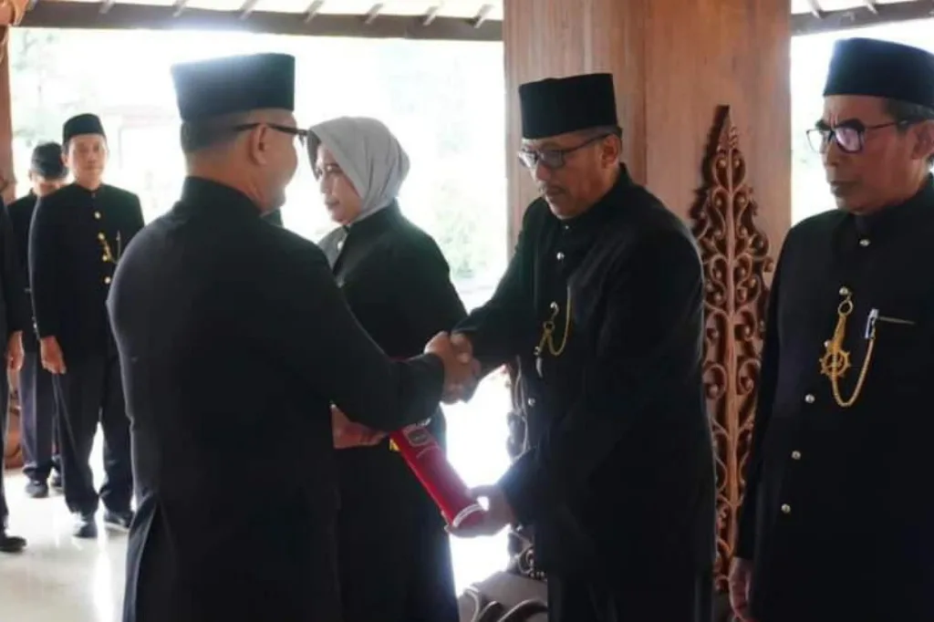 Aries Agung Paewai Lantik 8 Pejabat Pimpinan Tinggi Pratama, Berikut Daftarnya