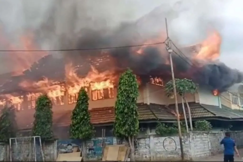 Dijilat Si Jago Merah, 20 Ruangan Lebih SMKN 3 Bengkulu Habis TerbakarÂ 