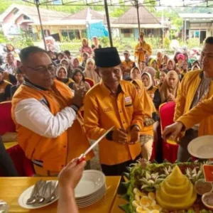 HUT ke-17 Partai HANURA, Usin Sembiring Kunjungi Empat Lokasi Bakti Sosial HUT ke-17 Partai HANURA, Usin Sembiring Kunjungi Empat Lokasi Bakti SosialÂ