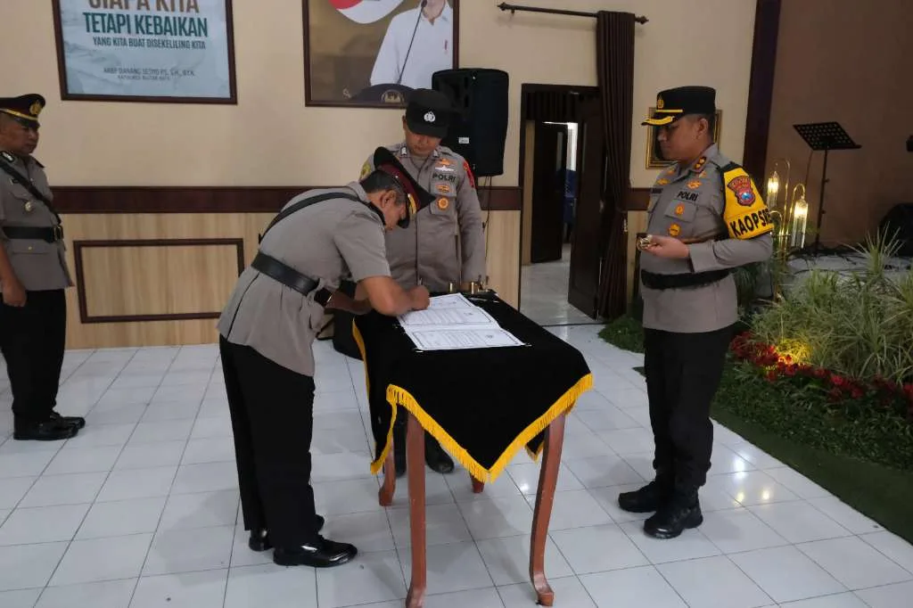Kapolres Blitar Kota Pimpin Sertijab, Pejabat Diminta Fokus Hadapi Pemilu 2024
