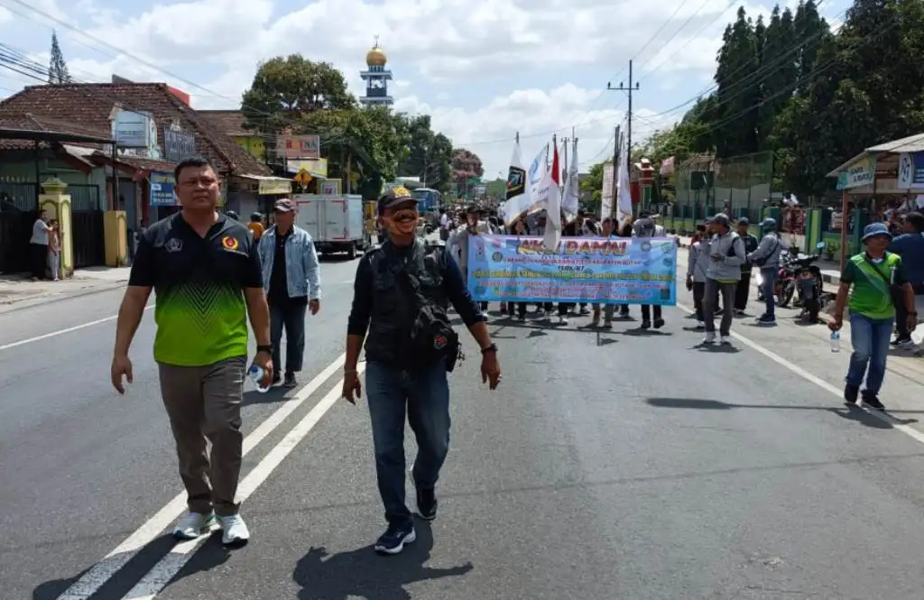 KONI Bersama Atlit Cabor Geruduk Kantor Pemerintah Kabupaten Blitar untuk Menagih Janji Bupati