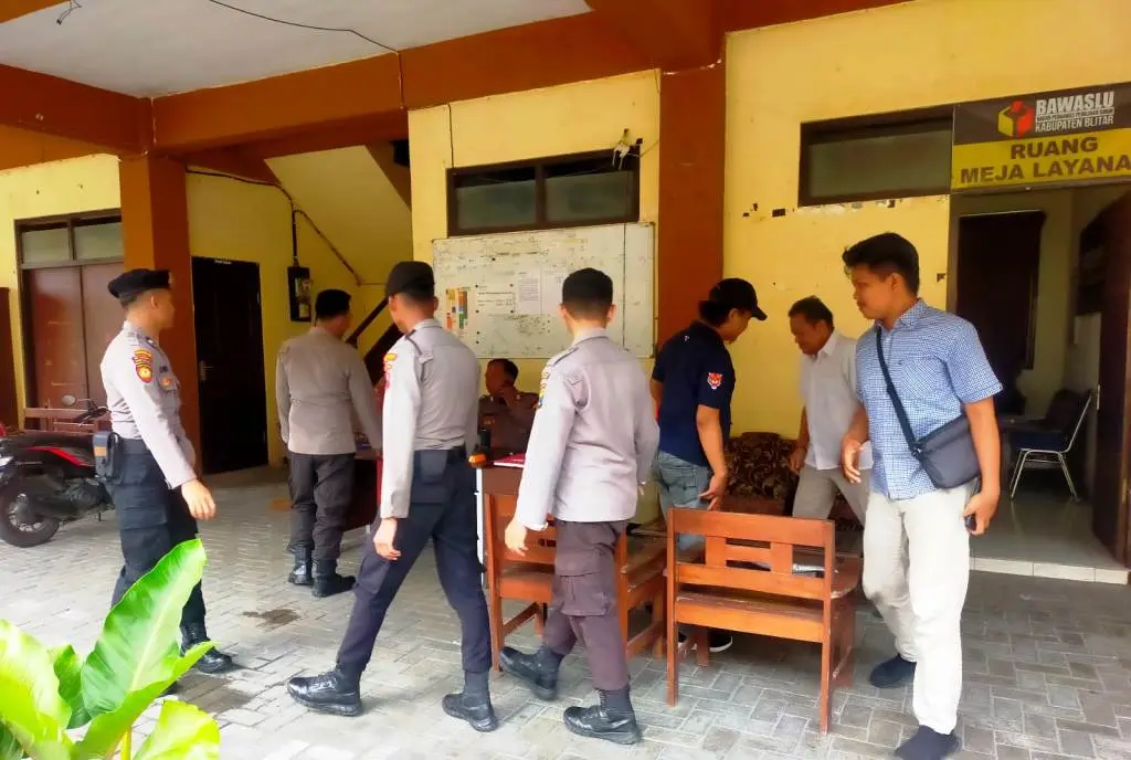Polres Blitar Intensif Patroli di Bawaslu, Dukung Pemilu Bersih