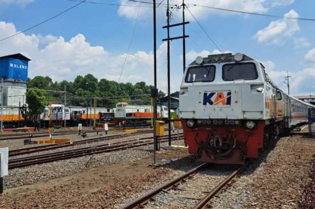 Promo 12.12 dengan Diskon 20% Untuk Tiket Kereta Api Liburan ke Nataru Lowongan Kerja Customer Service KAI Bandara, Ini Syarat dan Tahapan Rekrutmen PT KAI Buka Program Management Trainee 2024, Cek di Sini KAI Ingatkan Larangan Buang Sampah di Jalur Rel, Ada Denda 15 Juta