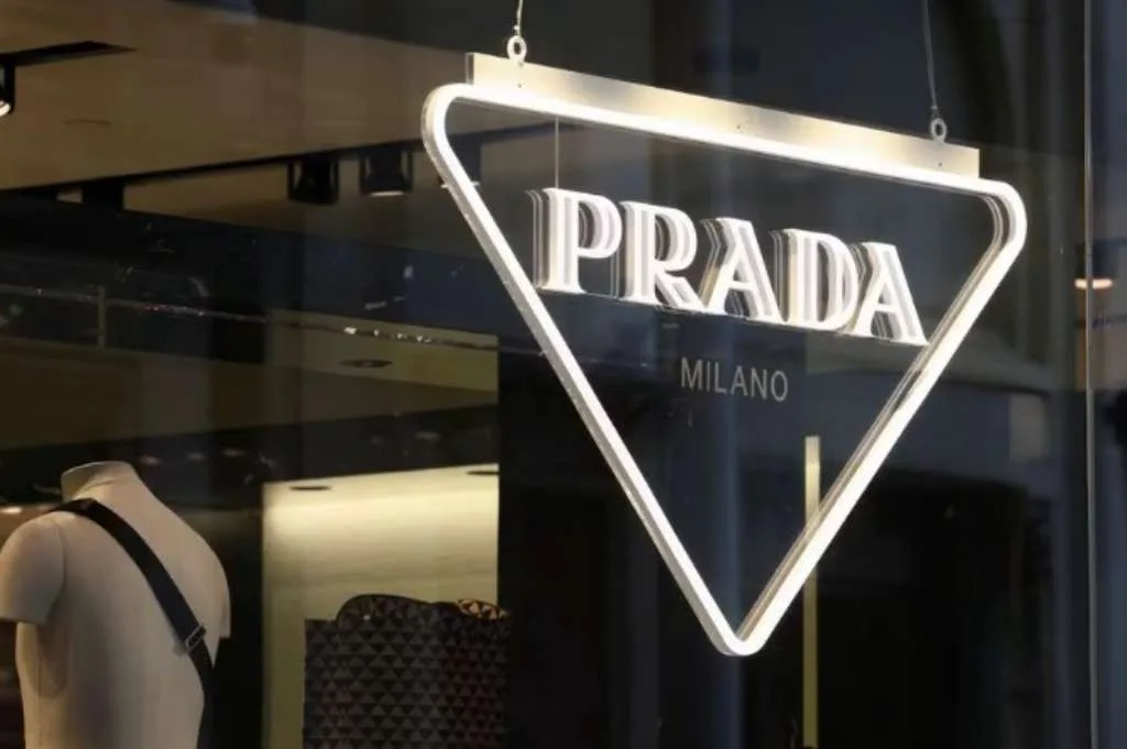 Terkenal Sebagai Salah Satu Brand Mewah, Ini Fakta Prada