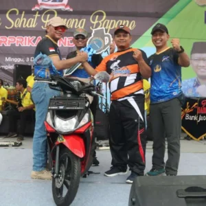 Wali Kota Tegal Serahkan Motor Matic Saat HUT ke-52 KORPRI Walikota Tegal Serahkan Motor Matic Saat HUT ke-52 KORPRI