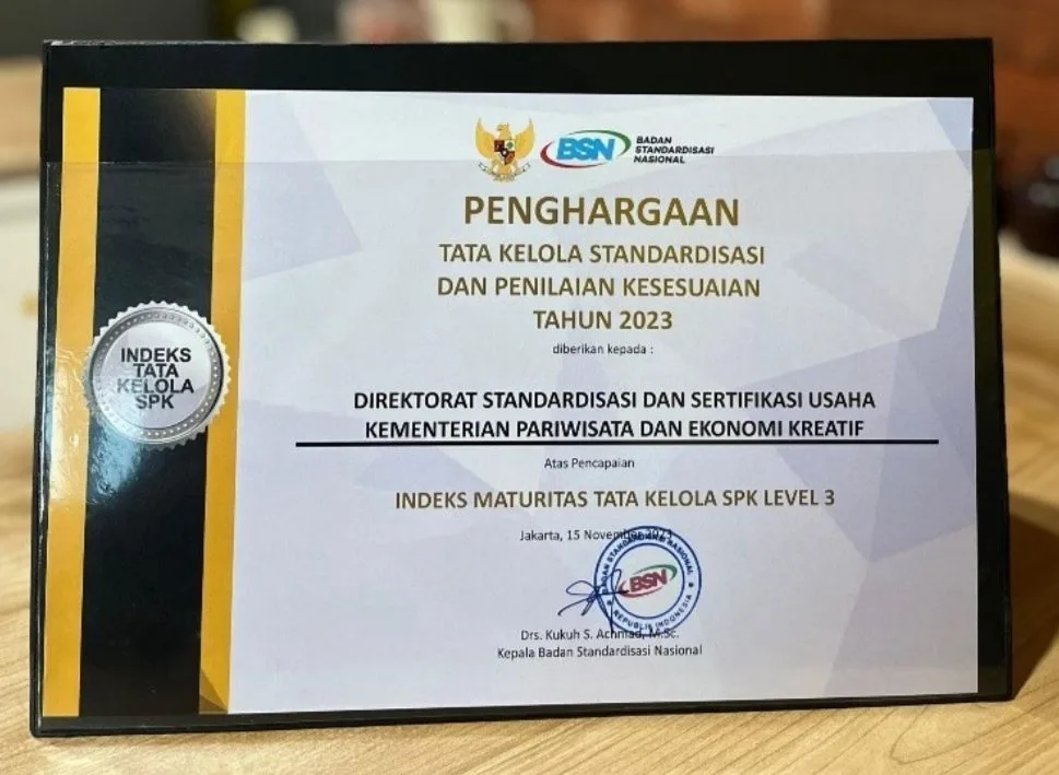 BSN Berikan Penghargaan Tata Kelola Standardisasi dan Penilaian Kesesuaian Kepada Kemenparekraf