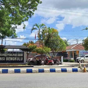 Etik Bawaslu Provinsi Bengkulu Diguncang Kabar Video Call Sex Etik Bawaslu Provinsi Bengkulu Diguncang Kabar Video Call Sex Bawaslu Provinsi Bengkulu Mulai Proses Laporan Dugaan Ratusan Kades Terlibat Politik Praktis Ujung Surat Sakti, Bawaslu Bengkulu Akan Disidang DKPP Dalam Waktu Dekat