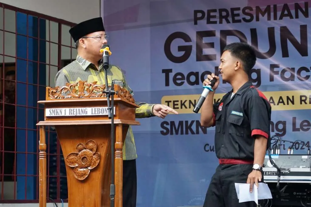 Gubernur Bengkulu Resmikan Teaching Factory di SMKN 1 Air Rambai