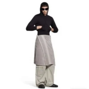 Kilas Balik 2023: Tas Oversized Hingga Rok Handuk, Tren Unik Meledak!