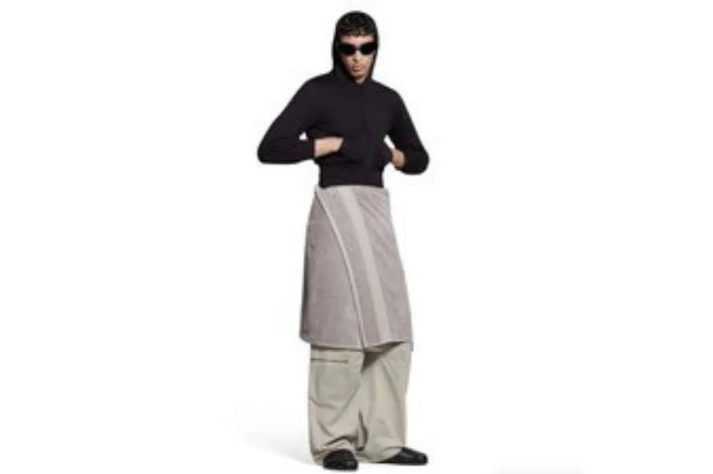 Kilas Balik 2023: Tas Oversized Hingga Rok Handuk, Tren Unik Meledak!