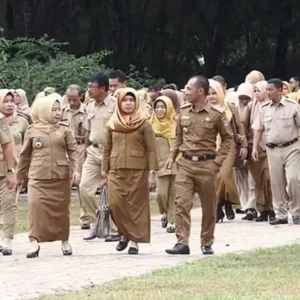 MenPANRB: 2.000 ASN Eselon I dan II Dipindahkan ke Ibu Kota Nusantara Reformasi Pensiun PNS, Skema Fully Funded Masih Dalam Perencanaan Prabowo Subianto Umumkan Kenaikan Gaji Guru ASN dan Honorer, Ini Besarannya 