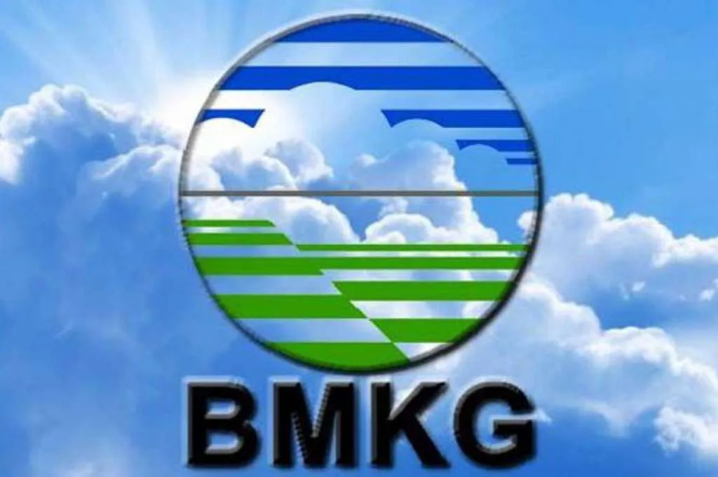 Peringatan Cuaca Ekstrem, Potensi Banjir dan Tanah Longsor Melanda Indonesia BMKG: Awal Bulan Ini Ada Kemarau Panjang di Indonesia Prakiraan Cuaca Indonesia Hari Ini, Mayoritas Daerah Diliputi Awan Peringatan Banjir Rob BMKG, Wilayah Pesisir Indonesia Siaga Hingga 13 Juli 