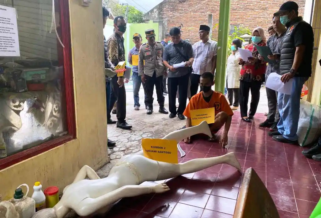 Rekonstruksi Pembunuhan Brutal di Shelter Anjing Blitar