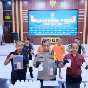 Sindikat Narkoba Terungkap, 23.000 Butir Pil Double L Disita Satresnarkoba Polres Blitar Kota Sindikat Narkoba Terungkap, 23.000 Butir Pil Double L Disita Satresnarkoba Polres Blitar Kota