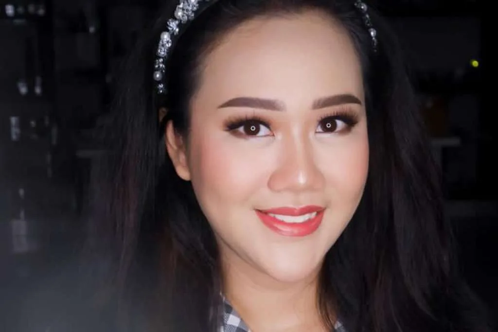 Elisa Ermasari, Jembatan Penyatuan Dua Budaya Besar di Indonesia