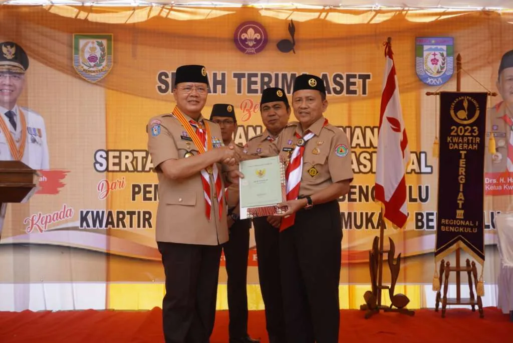 Gubernur Rohidin Hibahkan Tanah, Bangunan, dan Mobil untuk Pramuka Bengkulu