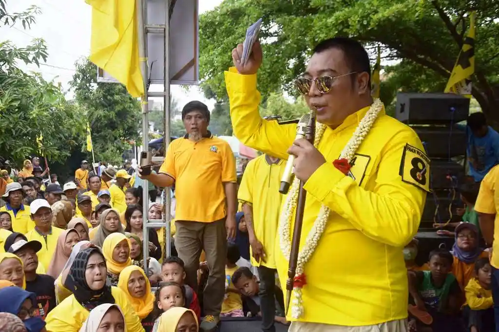 Hadir Dalam Kirab Budaya, Pamor Wicaksono Berkomitmen Tingkatkan Infrastruktur Desa Rengasbandung