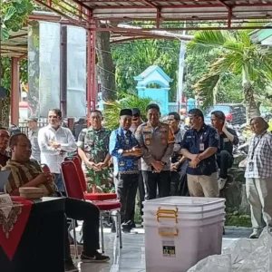 Kapolres Blitar Kota Monitor Rekapitulasi Pemilu 2024 di 5 PPK Kapolres Blitar Kota Monitor Rekapitulasi Pemilu 2024 di 5 PPK
